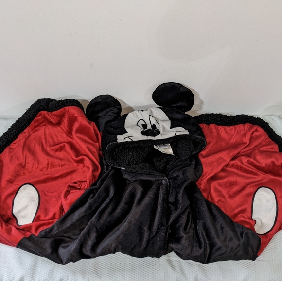 Hooded Mickey Mouse Disney Sherpa Wrap Blanket Youth with Snap - Picture 5 of 9